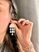 Load image into Gallery viewer, Rainy Day Earrings