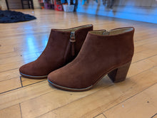 Load image into Gallery viewer, Ted Baker Camel Boots NWOT US 7/EU 37