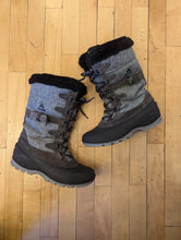 Load image into Gallery viewer, Kamik Grey/Black Snowboots size 6