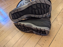 Load image into Gallery viewer, Kamik Grey/Black Snowboots size 6