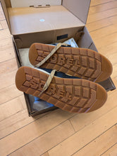 Load image into Gallery viewer, Sorel BNWT Whitney Boots 8.5