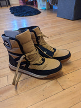 Load image into Gallery viewer, Sorel BNWT Whitney Boots 8.5