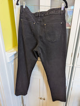 Load image into Gallery viewer, Bandolino Black "Amy" Jeans 14