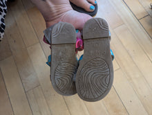 Load image into Gallery viewer, Cat & Jack Metallic Sandals 7