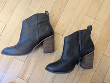 Load image into Gallery viewer, BP Faux Leather Boots 8