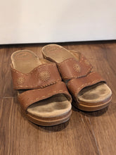 Load image into Gallery viewer, Dansko Sunny Leather Slide Sandals 39