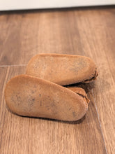 Load image into Gallery viewer, Minnietonka Infant Moccasins 2