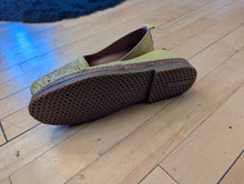 Load image into Gallery viewer, Spring Step Ingrid Flats 38