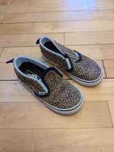 Load image into Gallery viewer, Vans Cheetah Shoes 9.5