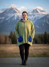 Load image into Gallery viewer, Green and Blue Sweatshirt Size L