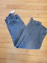 Load image into Gallery viewer, Levi&#39;s  505 Straight Jeans 10
