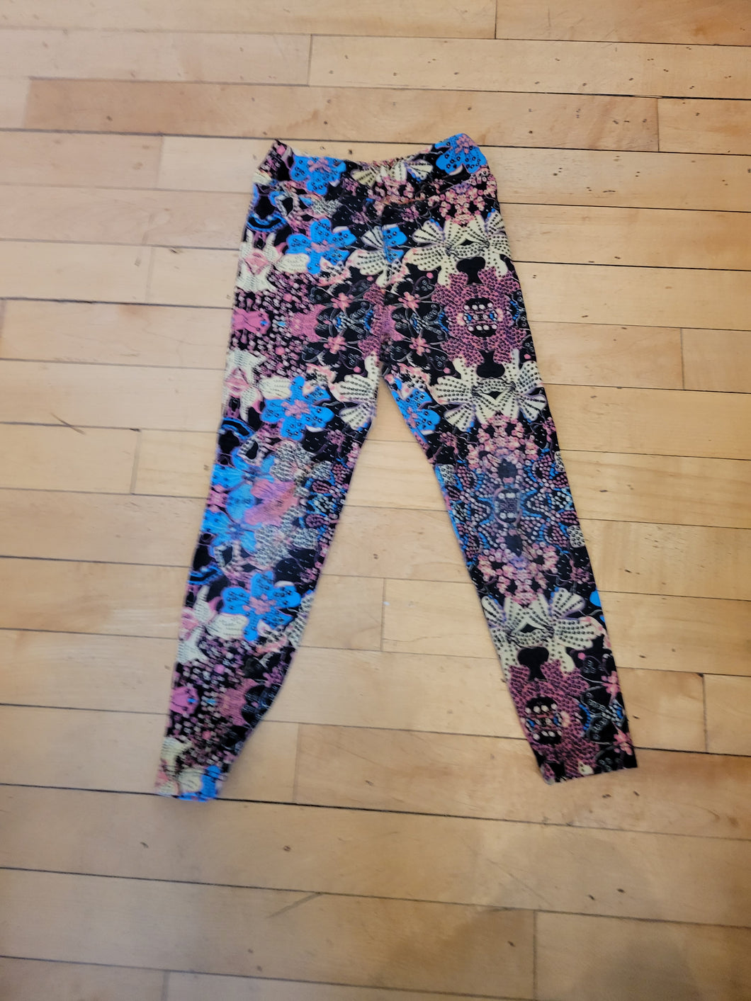 Lularoe Leggings girls size S/M Floral