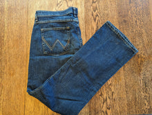 Load image into Gallery viewer, Wrangler Womens Q Baby Jeans 15/16 x 34 Stretch BNWT
