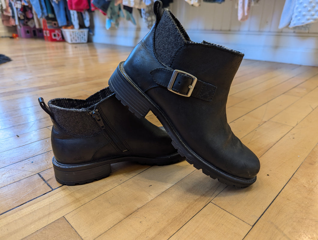 Merrell Black Chelsea Boots Womens 6.5