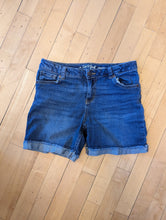 Load image into Gallery viewer, Cat &amp; Jack Super Stretch Shorts
