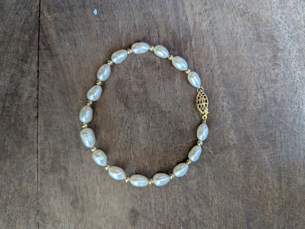 Chinese Freshwater Oval Pearl Bracelet