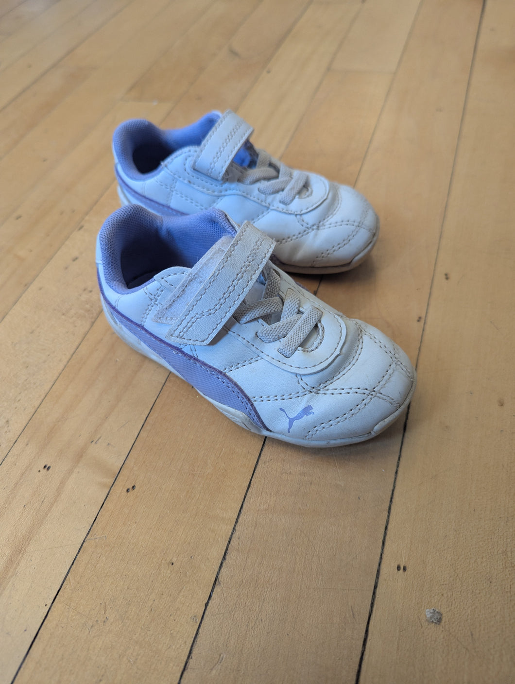 Puma White/Purple Shoes 7