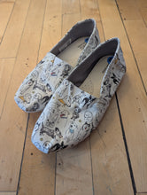 Load image into Gallery viewer, Toms Belmont White Office Dogs Flats BNWT 6.5
