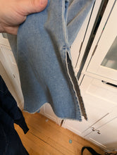 Load image into Gallery viewer, Universal Threads High Rise Wide Leg Jeans Size 16
