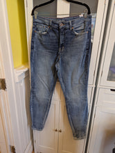 Load image into Gallery viewer, Maurice's High Rise Super Skinny Jeans 16
