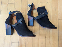 Load image into Gallery viewer, Ariat Two24 Starlight Heels Black 7.5

