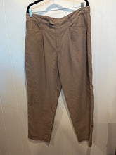 Load image into Gallery viewer, Columbia Light brown Trouser - XL
