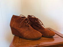 Load image into Gallery viewer, Toms Brown Suede Wedge Bootie 9
