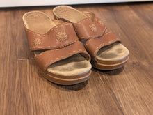 Load image into Gallery viewer, Dansko Sunny Leather Slide Sandals 39
