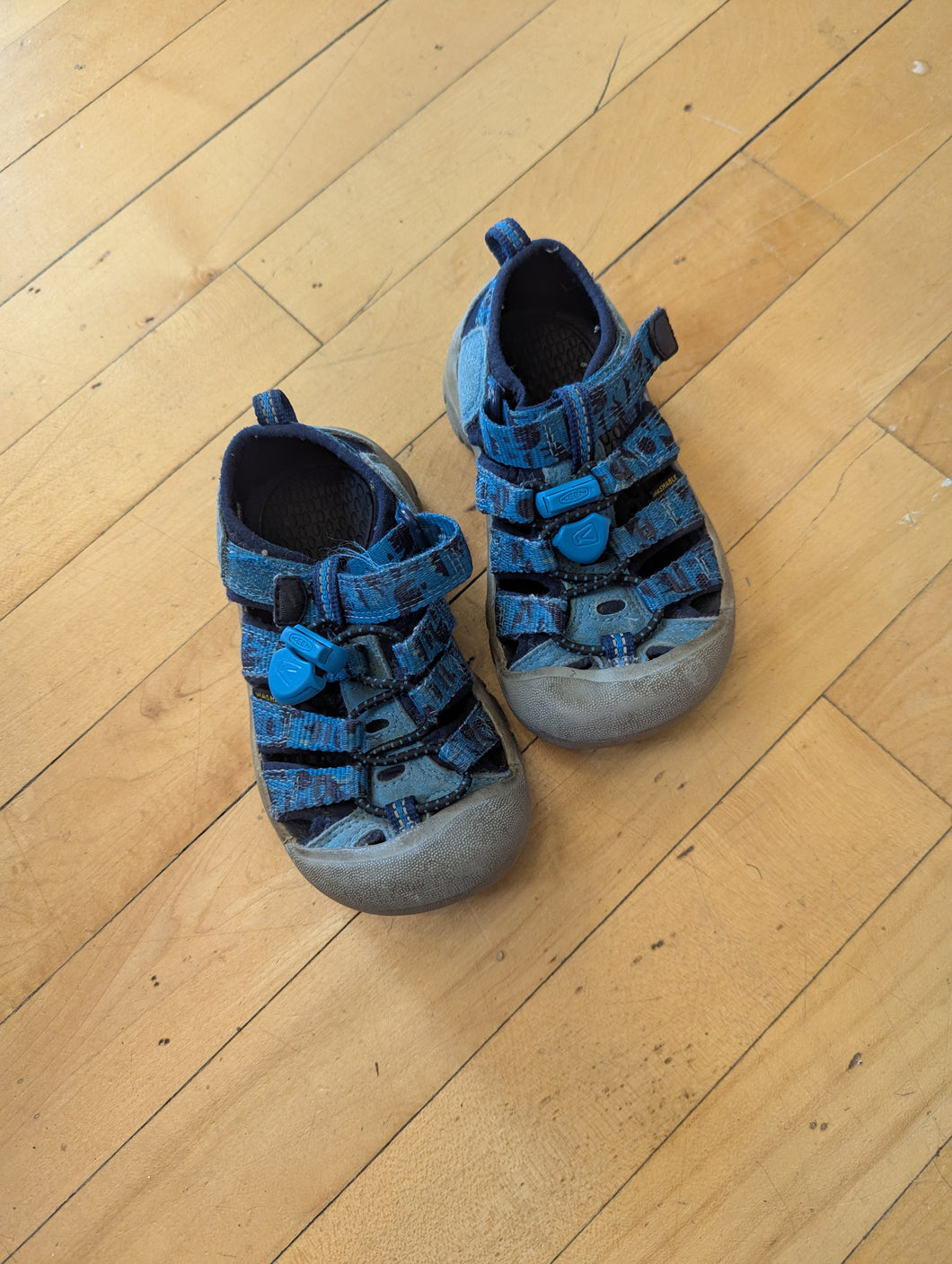 Keens Kids Sandals size 9