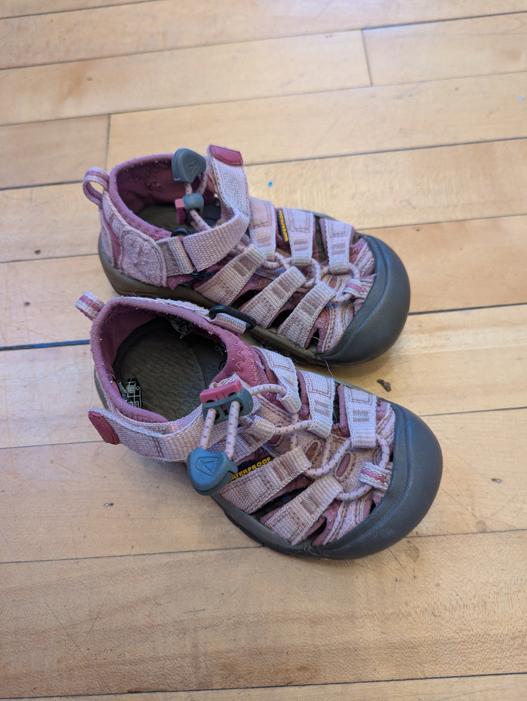 Keens Pink Sandals 9