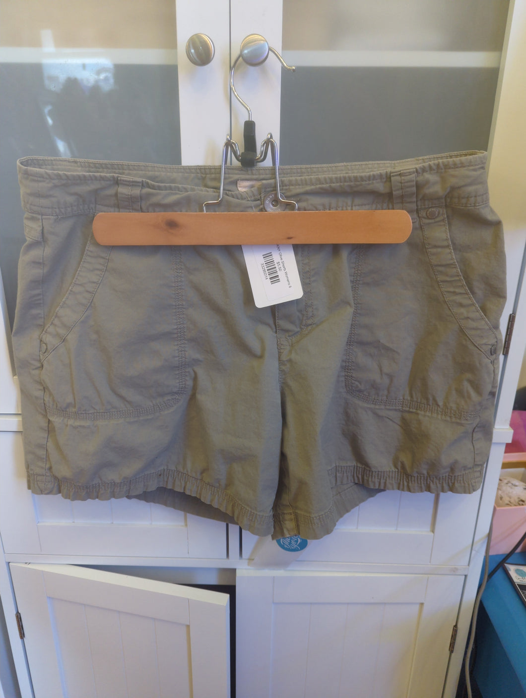 DKNY Olive Shorts Womens 6