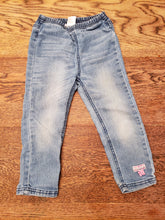 Load image into Gallery viewer, Naartjie Jeans size 2T
