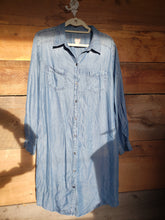 Load image into Gallery viewer, Chico&#39;s Denim Dress Size 3/16
