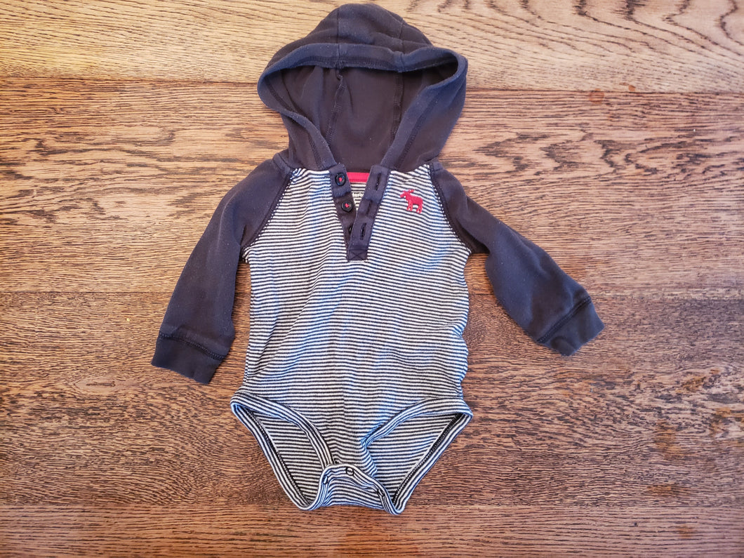 Carters Long Sleeve with Hoodie Bodysuit 6 Months