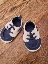 Load image into Gallery viewer, Blue/Beige 6-12 Month Shoes
